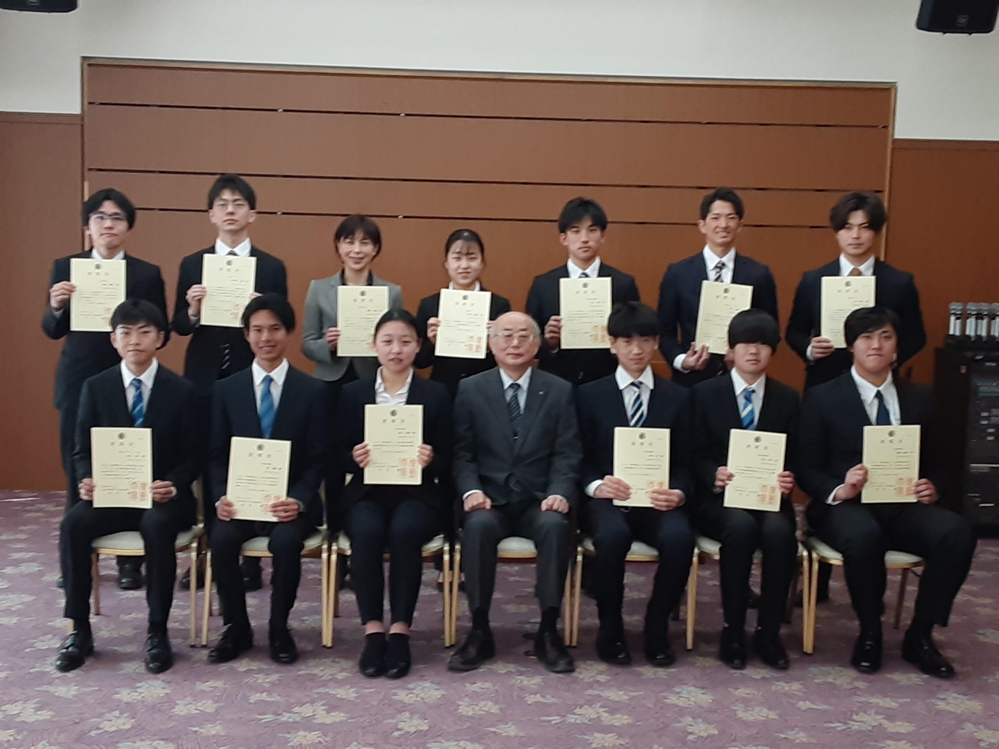 令和4年度広島大学副学長表彰式を行いました